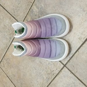 Sanuk Puff N Chill ankle boots